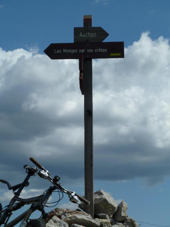Gite Des Monges Sisteron Luaran gambar